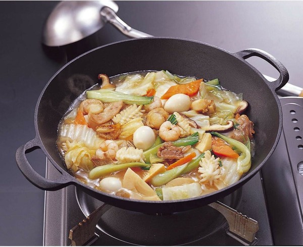 Iwachu（岩鋳） 南部鉄器 平型万能鍋 黒焼付 IH対応 大 thumbnail 3