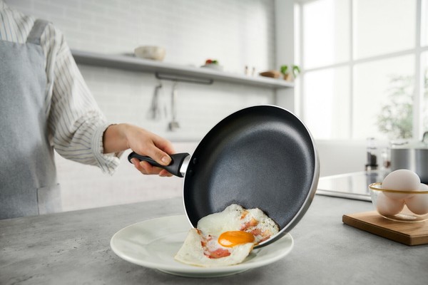 IRIS OHYAMA（アイリスオーヤマ） 軽量 フライパン IH・ガス火対応 VLI-F28 グレージュ 28cm thumbnail 5