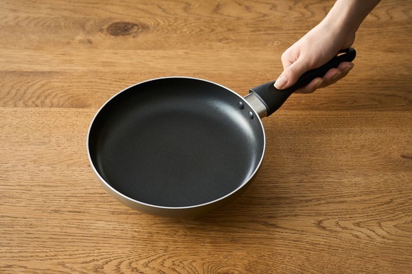 IRIS OHYAMA（アイリスオーヤマ） 軽量 フライパン IH・ガス火対応 VLI-F28 グレージュ 28cm thumbnail 6