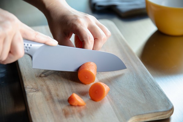 CB JAPAN（シービージャパン） 汚れがつきにくい 三徳包丁 ホワイト thumbnail 6