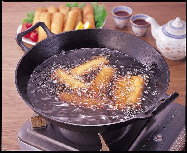 Iwachu(岩鋳) 南部鉄器 中華鍋 深型 黒 直火用 小
