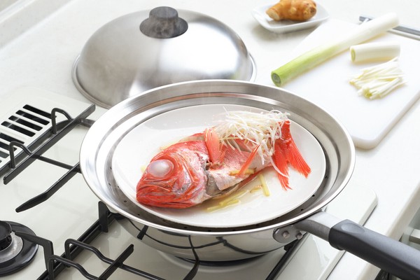 ヨシカワ 美味彩菜 フライパンにのせて使う蒸しプレート フタ付き 24-26cm SJ2632 thumbnail 4