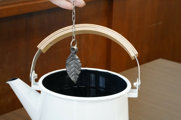 池永鉄工（いけながてっこう） 南部鉄器 ハローキティの鉄玉 115 thumbnail 10