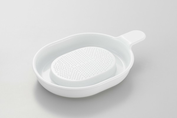 ヨシカワ 底面はすべり止め付き！らくらくおろし器（受け皿付）