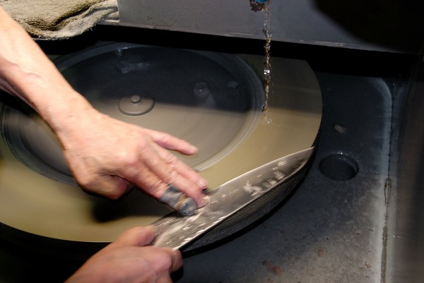 Tsubamegi PRO（燕技PRO） 小型三徳包丁 thumbnail 4