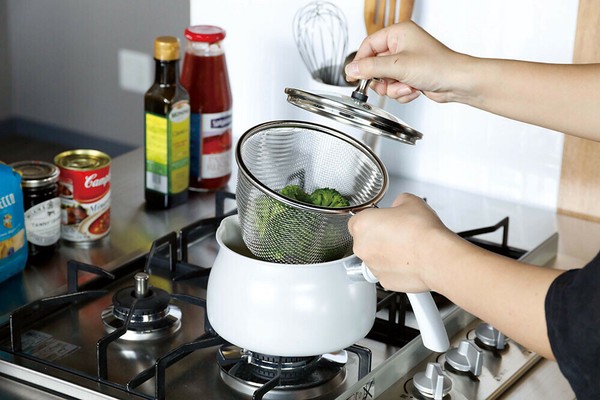 Aming（アミング） ザル付き多用途鍋 1.8L 調理器具/ガラス蓋/湯切り/IH/ガス グレー thumbnail 9