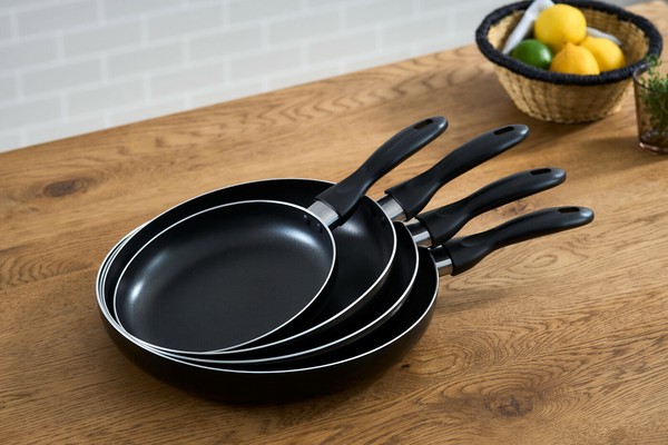 IRIS OHYAMA（アイリスオーヤマ） 軽量 フライパン ガス火対応 VLG-F20 ブラック 20cm thumbnail 6