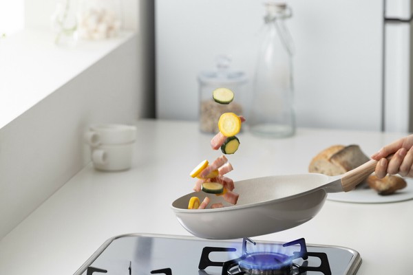 IRIS OHYAMA（アイリスオーヤマ） ナチュかるフライパン26cm 品番NTL-F26PG 色パールグレー×アイボリー thumbnail 4