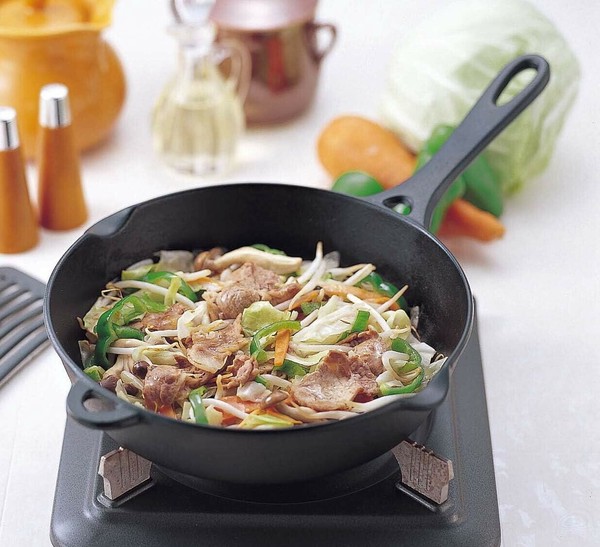 Iwachu（岩鋳） 南部鉄器 フライパン24cm蓋付 黒焼付 IH対応 黒 thumbnail 2