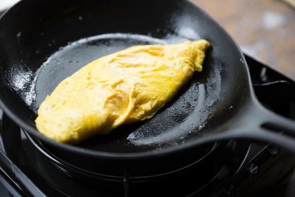 Iwachu（岩鋳） 南部鉄器 オムレット 黒焼付 IH対応 24cm thumbnail 2