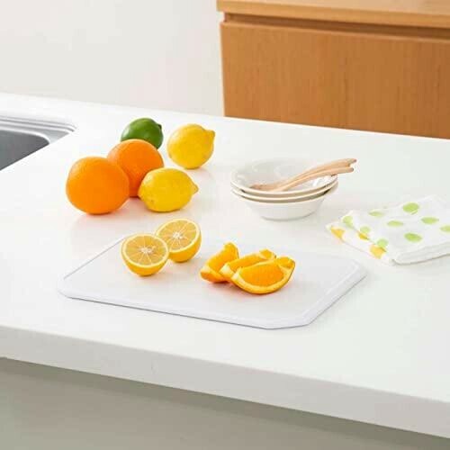 Shinkigosei（新輝合成） すべりにくい超軽量まな板3L ホワイト thumbnail 3