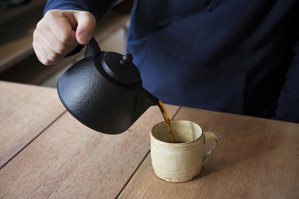 Iwachu（岩鋳） 南部鉄器 コーヒーポットセット ブラック 0.75L IH対応 thumbnail 2