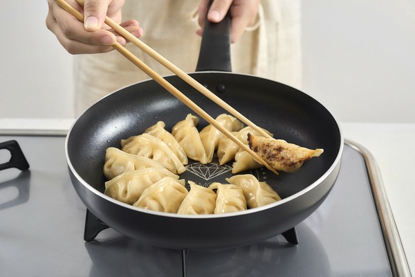 IRIS OHYAMA（アイリスオーヤマ） ダイヤモンドコート フライパン ガス火専用 VDG-F26 26cm ブラックメタリック thumbnail 5