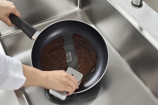 IRIS OHYAMA（アイリスオーヤマ） ダイヤモンドコート フライパン ガス火専用 VDG-F26 26cm ブラックメタリック thumbnail 9