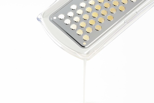 ヨシカワ 食材をこぼさず水切りができるらくらくおろし器 thumbnail 2