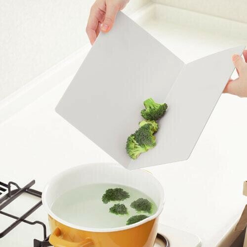 CB JAPAN（シービージャパン） 立てて乾かせる畳めるまな板 グレー thumbnail 4